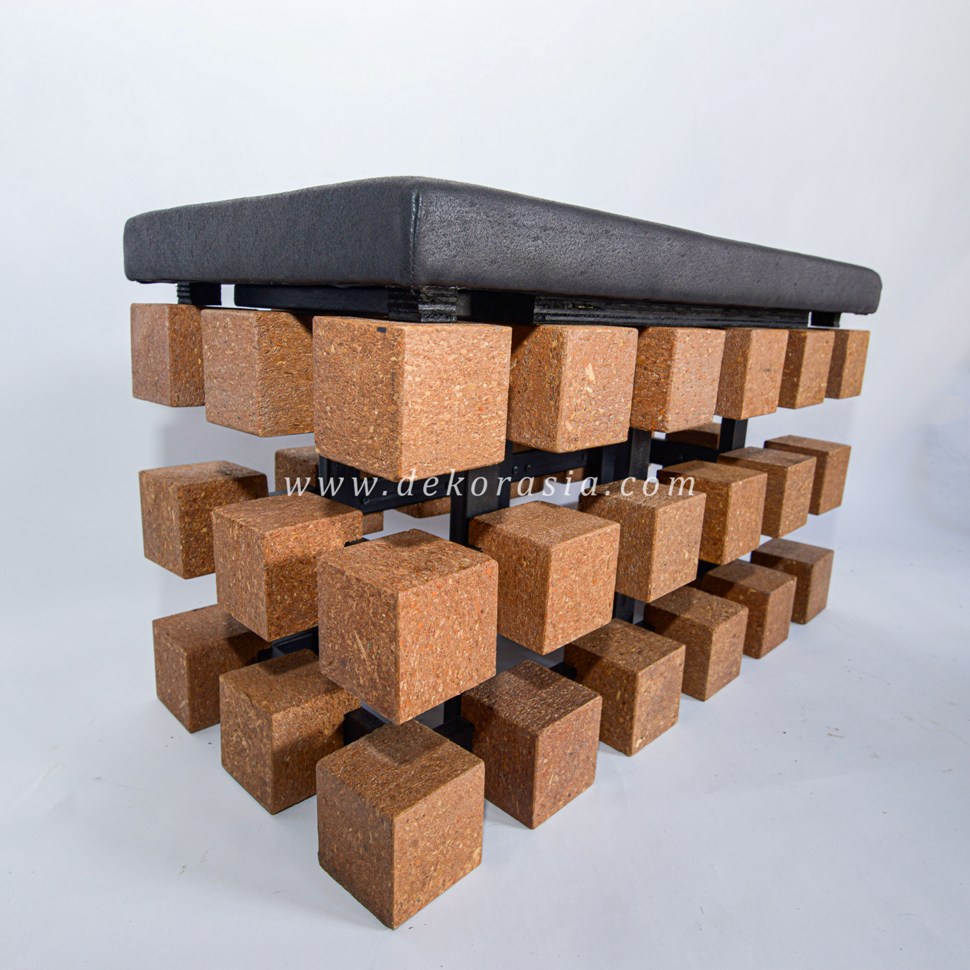 Cubic Recta Bench